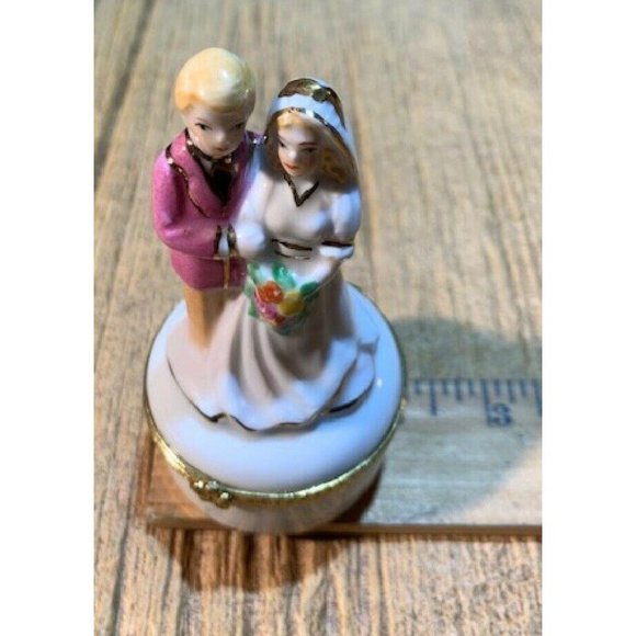 Wedding Trinket Box 4" tall by 2" wide 01-37308 - Picture 2 of 12
